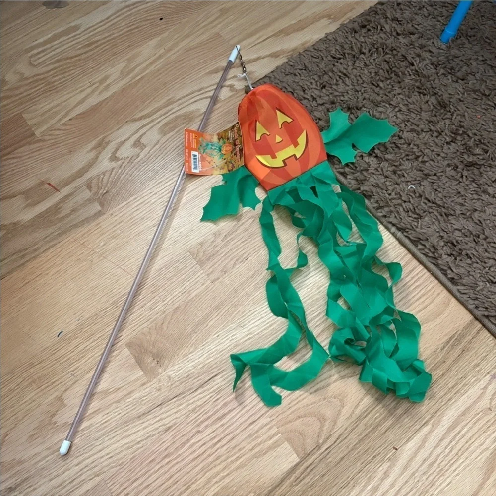 In the Breeze Jack O' Lantern on a Wand Pumpkin Kite Wind Sock NEW Halloween
